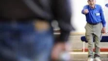 LIVETS KRYDDA. För Eigil Deikmahns, 88, Bensbyn, är det livets krydda att spela boule. Men han tycker att även dem vid äldreboenden kan få uppleva en annan livets krydda, nämligen att kunna ta sig en snaps eller ett vinglas till maten.