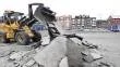 PARKERING BORT. Nu inleds arbetet med att försköna Luleås baksida. Asfaltytan på Södra hamnplan rivs bort för att lämna plats för ett stenbelagt torg med planteringar.