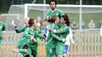 SAKNAS. Senast mot  IFK Luleå spelade både Jonas Desai (överst) och Drew Helm (längst till höger) från start. Mot Valsta Syrianska saknas duon.
