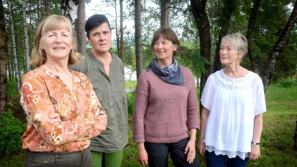 Rädda skogen. Vivi Eriksson, Maj Aspebo, Marie Riskilä och Anita Feldenius kämpar för Rävdalsområdet.