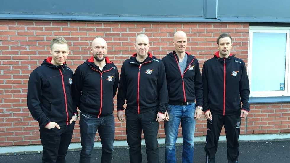 Ledarna. Här har ni Luleå Hockeys ledarstab till kommande säsong med målvaktstränaren Gusten Törnqvist, assisterande tränaren Anders Burström, huvudtränaren Stefan "Skuggan" Nilsson, assisterande tränaren Petter Lasu Nilsson samt fystränaren Petter Pettersson.