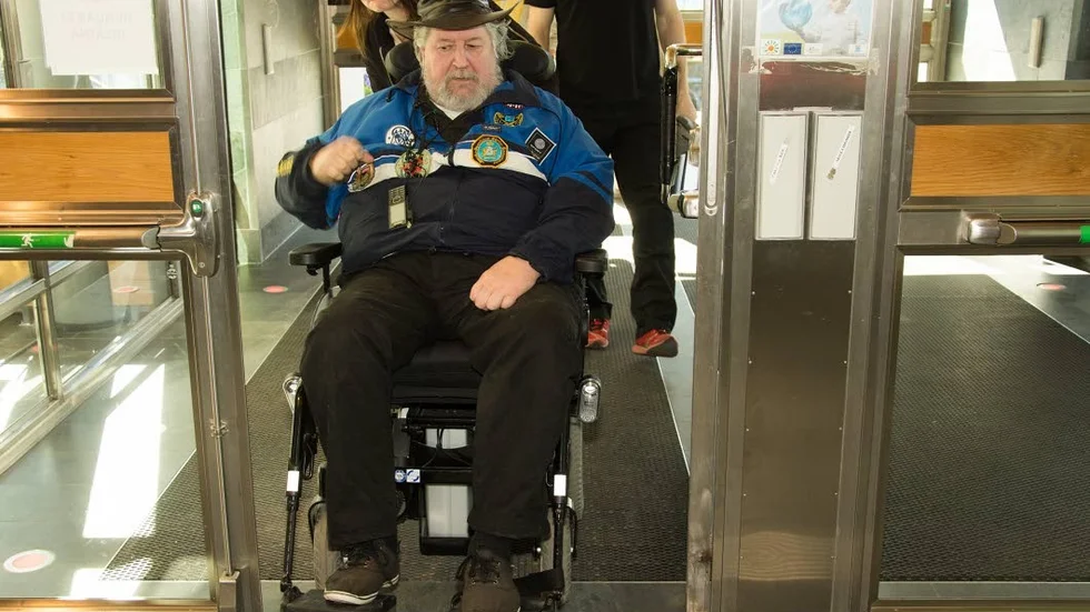 Betyget. Kulturens hus får kritik av Tommy Eriksson, här tillsammans med personliga assistenten Madeleine Andrén.