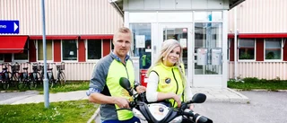 Nu rullar hockeyresan iväg igen
