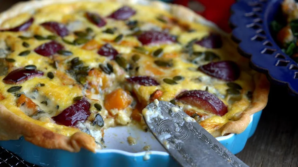En riktigt ljuvligt värmande paj med smak av Stilton, pumpa, salvia och plommon.