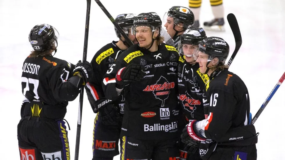 Tillbaka. Marcus Oskarsson ansluter till Asplöven för match mot Björklöven.
