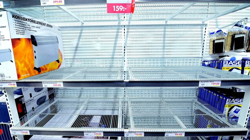 Gapar tomma. Hyllorna töms för gott på ÖoB i Haparanda.