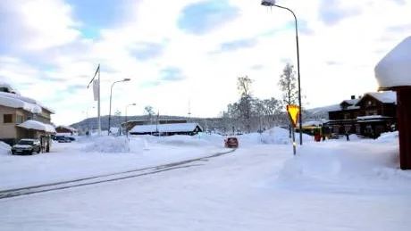 RESECENTRUM. Parkeringsytor kommer att bli ett framtida problem i området för det nya resecentrumet i Gällivare. Utbyggnaden av både hotell, järnvägsstationen och ett vandrarhem antas ställa krav på fler parkeringar i området medan marktillgången är liten.