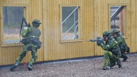 Foto: Håkan Zerpe
HÖJD LÄGSTALÖN. Officersförbundet kräver att lägsta soldatlönen höjs till 20.000 kronor. Syftet är att motverka avhoppen av soldater inom Försvarsmakten.