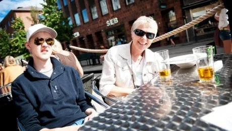 Jorunn Løding tycker inte att det behövs något förbud. Bredvid henne sitter Lars-André Madsen.
