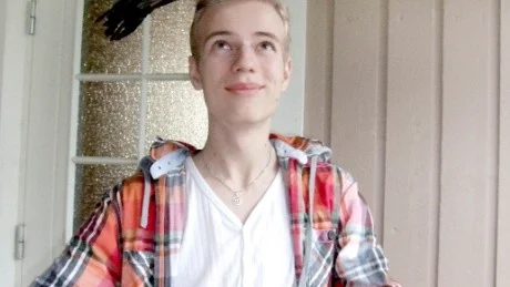 INTE PÅ FRÄMMANDE. Kråkan Luger Landar inte var som helst men på Marcus Kjellgren sätter han sig gärna.