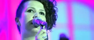 Carolina sjunger Kent i jazziga tappningar