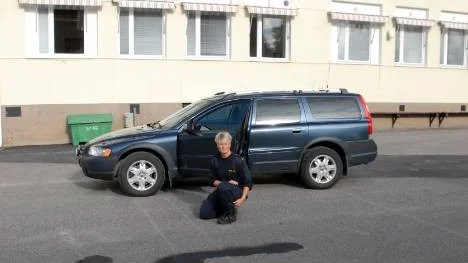 Tina Hallin vid Arjeplogspolisen vill ha tips som gör att skadegörelsen, genom att bränna in ett hakkors på skolgården, ska kunna redas ut.