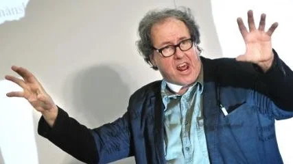 Komikern, författaren och artisten Lasse Eriksson är död. Eriksson blev 61 år. Så sent som i samband med Stora Nolia förra sommaren, föreläste han i Piteå. (Arkivbild)