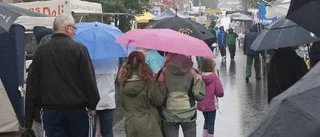 Regnig start på marknaden