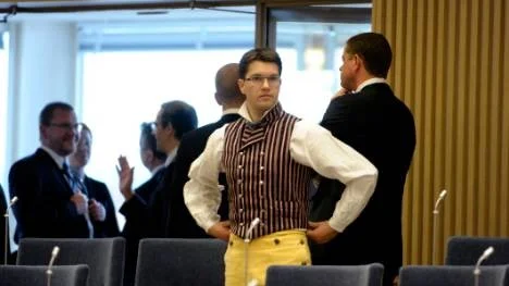 Sverigedemokraterna, med partiledaren Jimmie Åkesson i spetsen, gör allt vad man kan för att putsa partifasaden så att man uppfattas som röstbara i bredare kretsar än arg, bittra och missnöjda män.