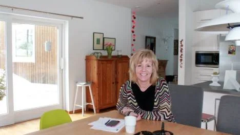 Hemma i köket. Linda flyttade hem till Arvidsjaur 2007 och bor nu tillsammans med sina två barn och sin man i centralorten.