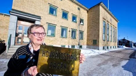 Piteås tingshusvärdar får stående ovationer i hela länets rättsväsendet. Lisbeth Sjöström tjänstgjorde under förra veckans hovrättsförhandlingar.