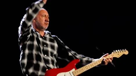Pete Townshend ger ut sina memoarer i oktober.