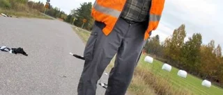 Sopspill stör närboende längs vägen till tippen