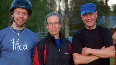 Niklas Johansson och Catharina Lysell-Bergström, båda från Piteå, delade på segern. Trea blev Ulrik Rönnbäck från Luleå.