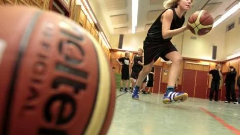 Lilly Berglund är enda tjejen i Böle Bulls. "Returer och försvarsspel är det jag är bäst på", säger hon.
