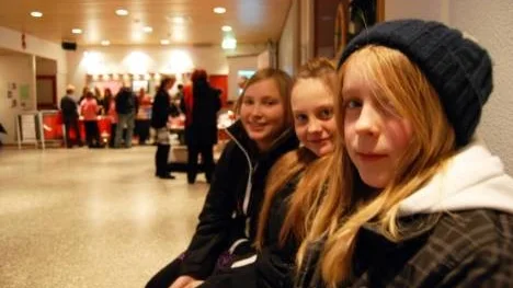 Linn Berggren, Nathalie Vesterli och Amanda Lindström  tyckte att det var trevligt med mässan.
