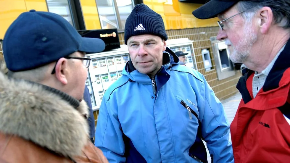 Bedrövad. Kalle Grenemark som är en av tränarna för Bodens skidskyttegymnasium förstår inte varför den viktiga skdiskyttebanan stängdes av.