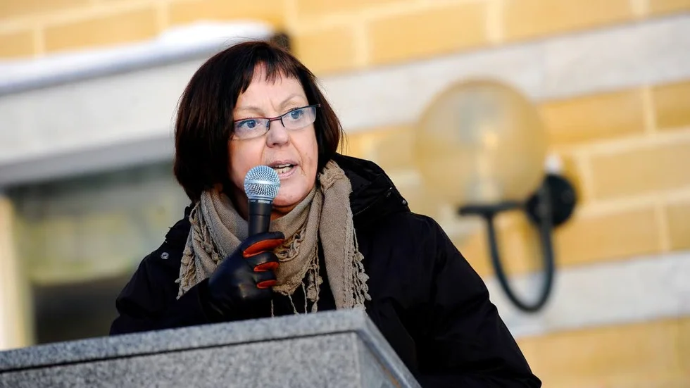 Nedskärningar. "Vi har en kärv budget inför 2016 och måste kolla på all verksamhet som inte är lagstadgad", säger Maud Lundbäck, socialnämndens ordförande.