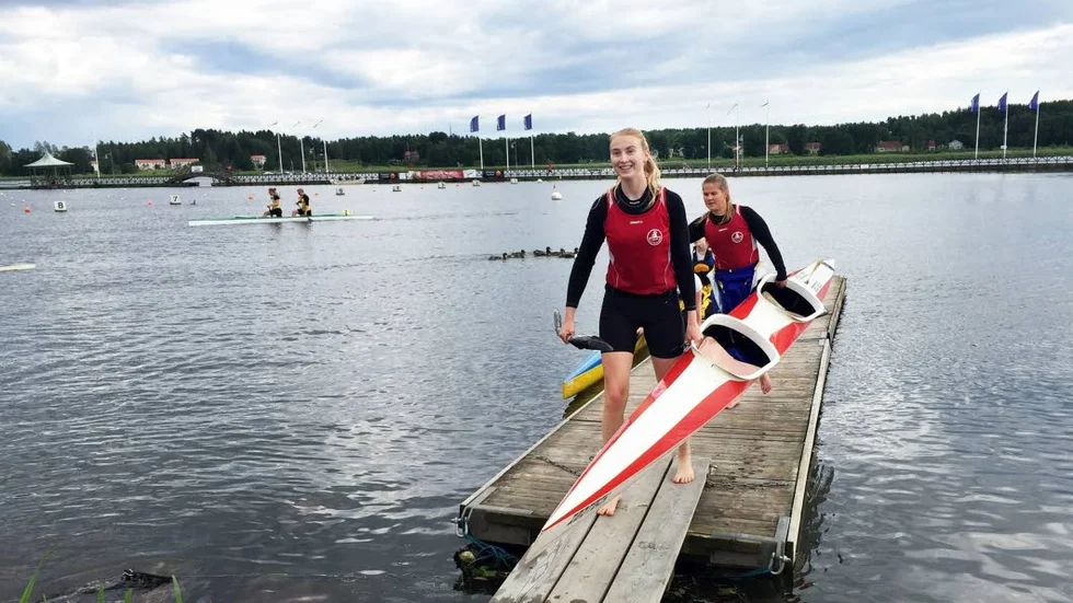 Silver. Alice Sjömark och Elina Lineruth fick kliva upp på pallen på K-2 200 meter.