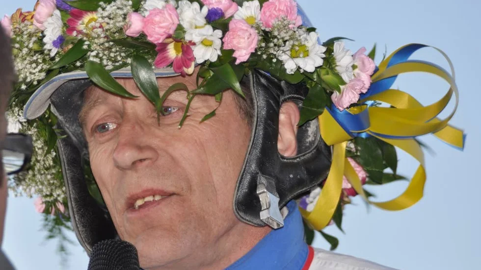 Ove A Lindqvist kör favoriten i V65-1 i Skellefteå ikväll, midsommardagen.