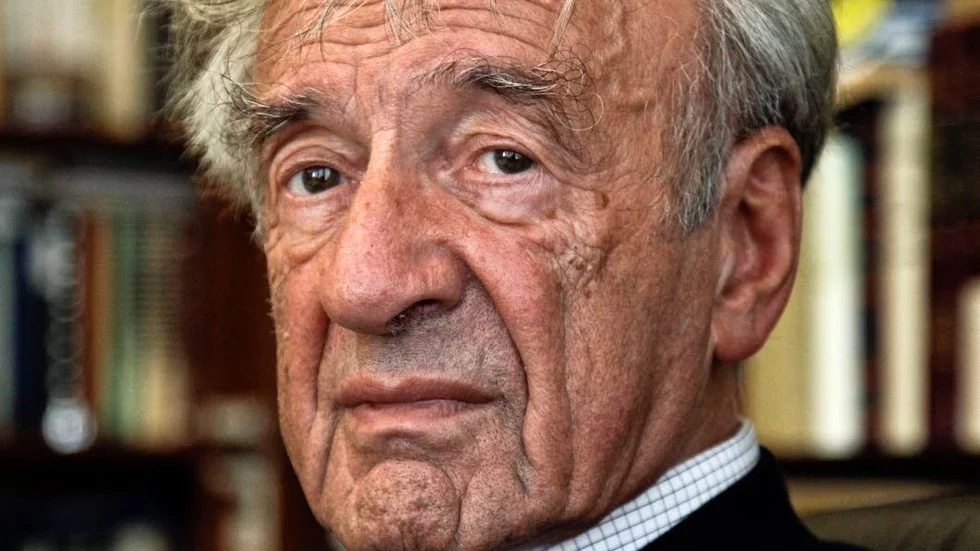 Vittne ur tiden. Han överlevde Auschwitz och ägnade sitt liv åt att se till att det aldrig skulle glömmas. Nu har Elie Wiesel gått ur tiden.
