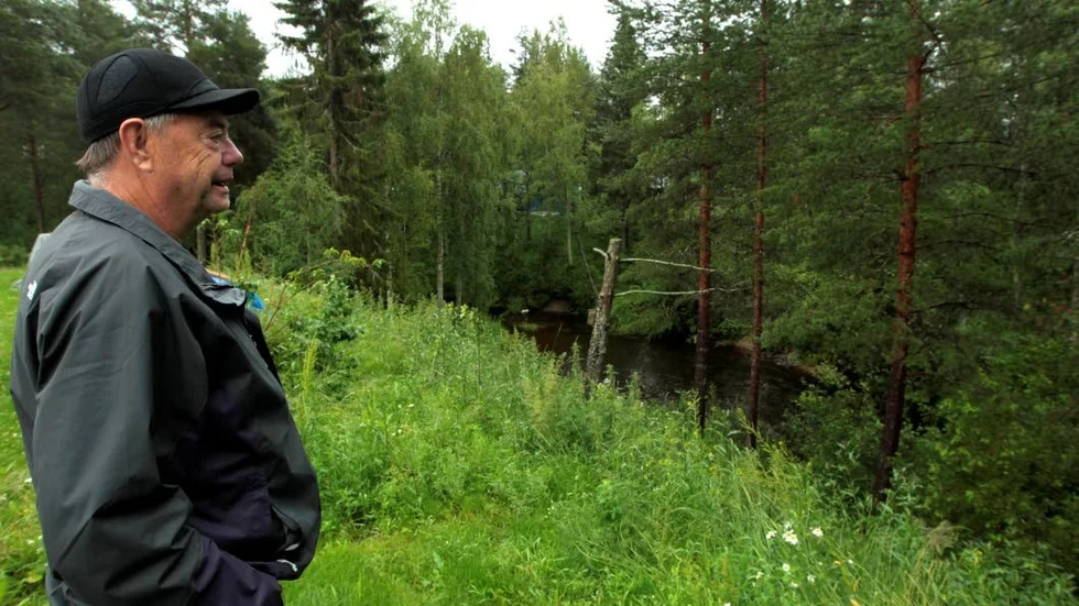 Trivs. Det var aldrig tal om att flytta någon annanstans. "Du ser ju, vi har nog Västermalms bästa tomt", säger Göran Sidenmark och blickar ut över Korsträskbäcken.