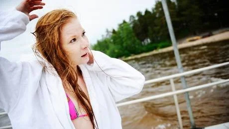 VÄRME. Efter flera vändor i det 11-gradiga vattnet satt morgonrocken fint.