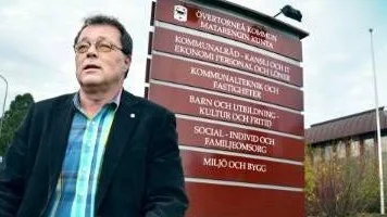 NUMMER SEX. Rolf Kummu är den sjätte kommunchefen sedan 2006 i Övertorneå. "Jag har absolut en långsiktig ambition. Så länge jag har förtroendet hos medarbetarna och politikerna så vill jag sitta kvar", säger Rolf Kummu.Foto: Göran Lahti