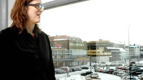 FÖRBEREDER ORDFÖRANDESKAPET. EU-minister Cecilia Malmström besökte Luleå i går och fick då ta emot flera inbjudningar från kommunpolitiker som gärna vill att regeringen förlägger EU-möten i deras kommuner. Foto: EIJA DUNDER