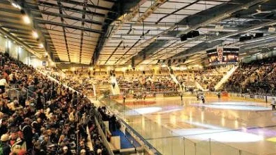 VILL KÖPA. Luleå Hockey vill köpa Coop Arena av kommunen som vill ha bra betalt för ishallen.