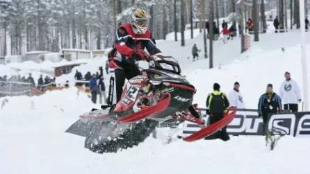 VÄRLDSMÄSTARE. Emil Öhman, Älvsbyn, blev världsmästare i skotercross på lördagen.