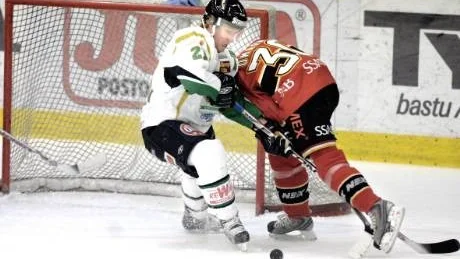 NÄRA. Linus Omarks Luleå Hockey skapade mängder av målchanser mot Jörgen Jönssons Färjestad. Men trots att Luleå bland annat fick fem stycken fem mot tre-lägen hade laget inte turen på sin sida.