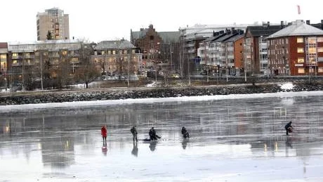 Varning för dåliga isar Foto: ROLAND S LUNDSTRÖM