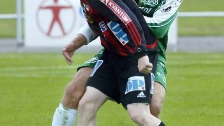 TILLSAMMANS. Mattias Norberg (till höger) och Erik Lantto har kämpat mot varandra föregående säsong, men till nästa år kan de vara lagkamrater i Bodens BK.
