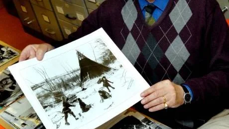 BOK OM SAMER. Under hela sitt yrkesverksamma liv har fotografen Bert Persson nyfiket och närgånget bevakat det samiska folket och deras liv. Nu släpper han en bok som i bild och text berättar om  de omvälvande förändringar som samernas vardag genomgått under de 60 år Persson jobbat som fotograf. I centrum står familjen Päiviö i Karesuandeo, den sista samefamiljen som bodde i en kåta året runt.