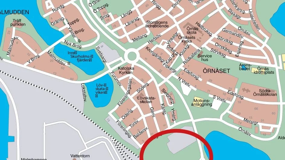 Ett grönområde. Här kan den nya återvinngen hamna enligt kommunen. Nej säger de närboende.