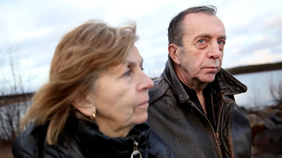Bakslag. Efter att fyra män svindlat Per Olof Quist, 71, på totalt 802 000 kronor kan även ett dokument ha vilsefört försäkringsnämnden när han överprövade Dina försäkringars negativa besked. På bilden syns också hans särbo, Iréne Ekberg.