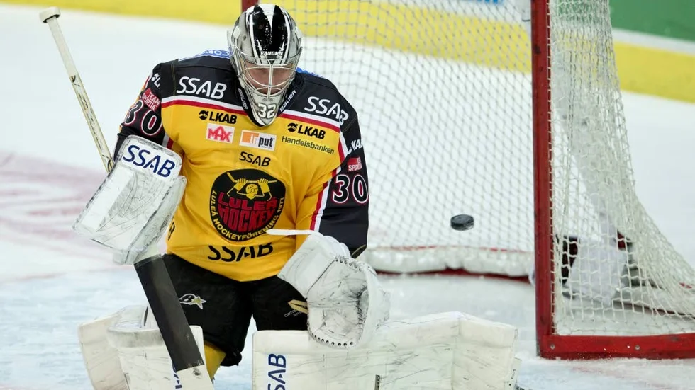 Niko Hovinen får inte fortsatt förtroende efter sin mindre lyckosamma debut.