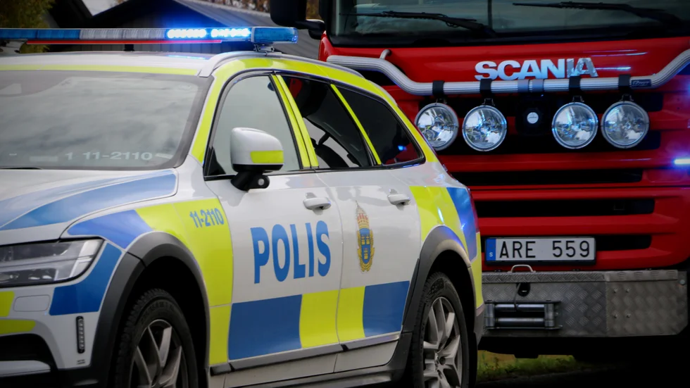 Räddningstjänst, polis och ambulans kom till olycksplatsen. (Arkivbild)