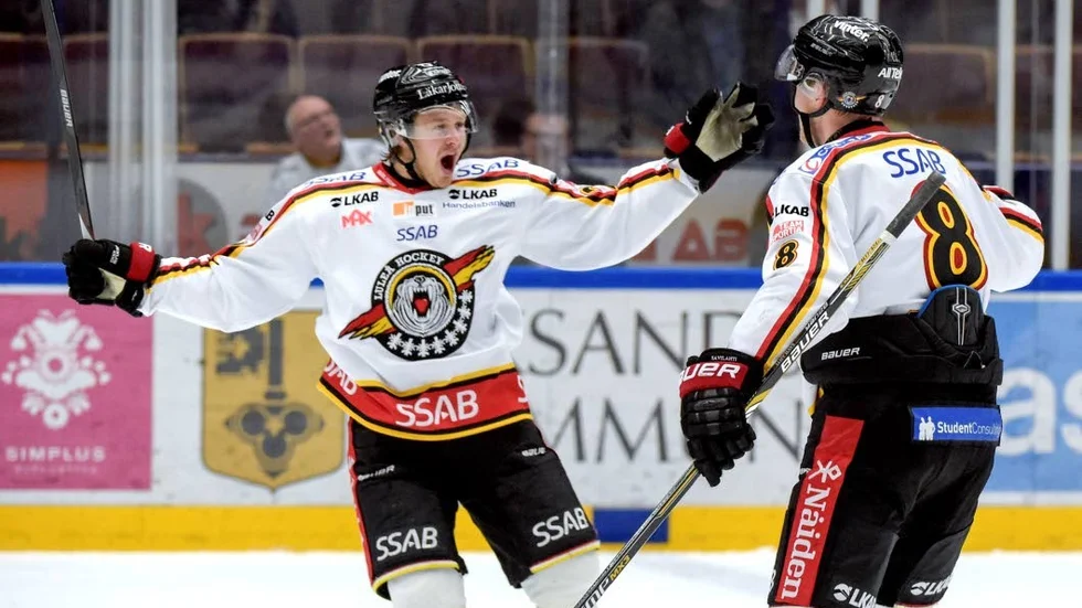 Kvitterade. Per Savilahti Nagander blev först nedskjuten och sköt sedan kvitteringen.