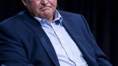 Göran Persson vill skrota landstingen och göra universitetssjukhusen statliga, landstingsrådet Kent Ögren tycker det är ett märkligt utspel. (Arkivbilder)