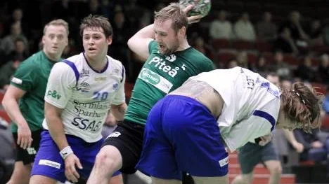 Strömnäs och Simon Karlsson(nr 5) hade det stundtals tufft att komma till bra avslut. Och när inte linjespelet fungerade hade hemmalaget svårt att hitta andra alternativ.