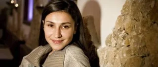 Laleh pendlar mellan glädje och sorg