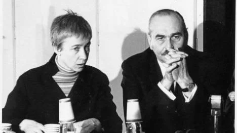 Russelltribunalen arrangerades i Stockholm 1967, för att ställa världen till svars för krigsförbrytelser under Vietnamkriget. I helgen arrangeras Tribunal 12 på Kulturhuset i Stockholm. Nu är det Europas bemötande av människor på flykt som står i fokus.